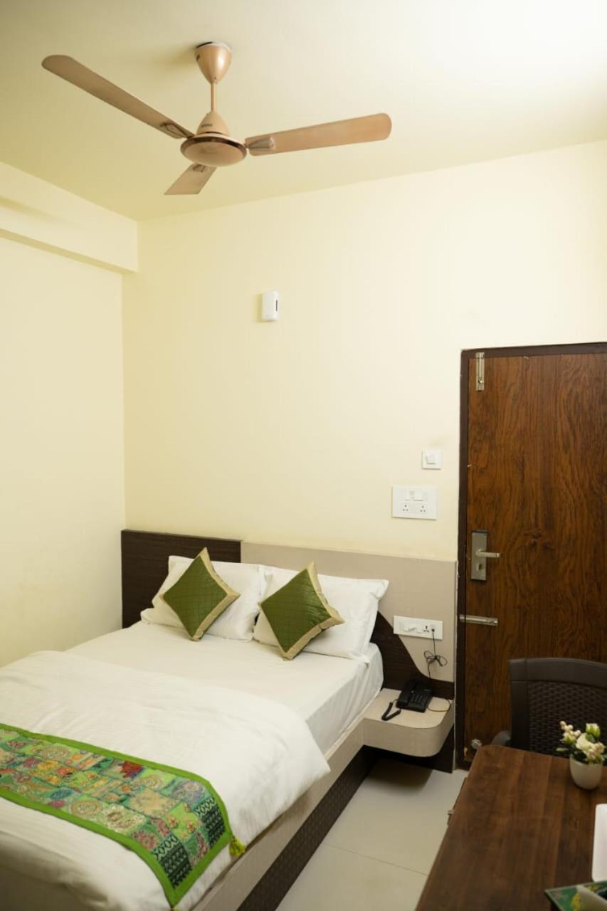 Joldal Residency Hotel Chikmagalur Exterior photo