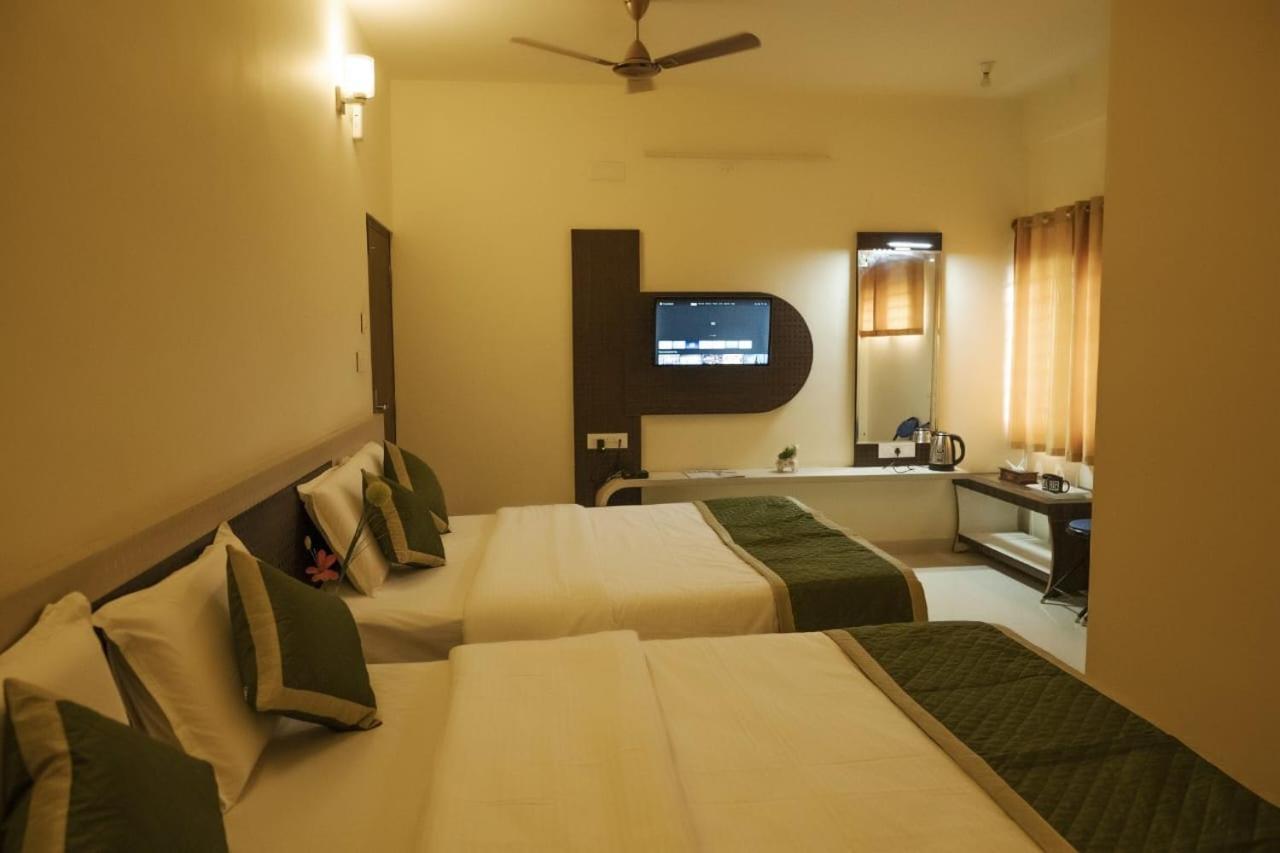 Joldal Residency Hotel Chikmagalur Exterior photo