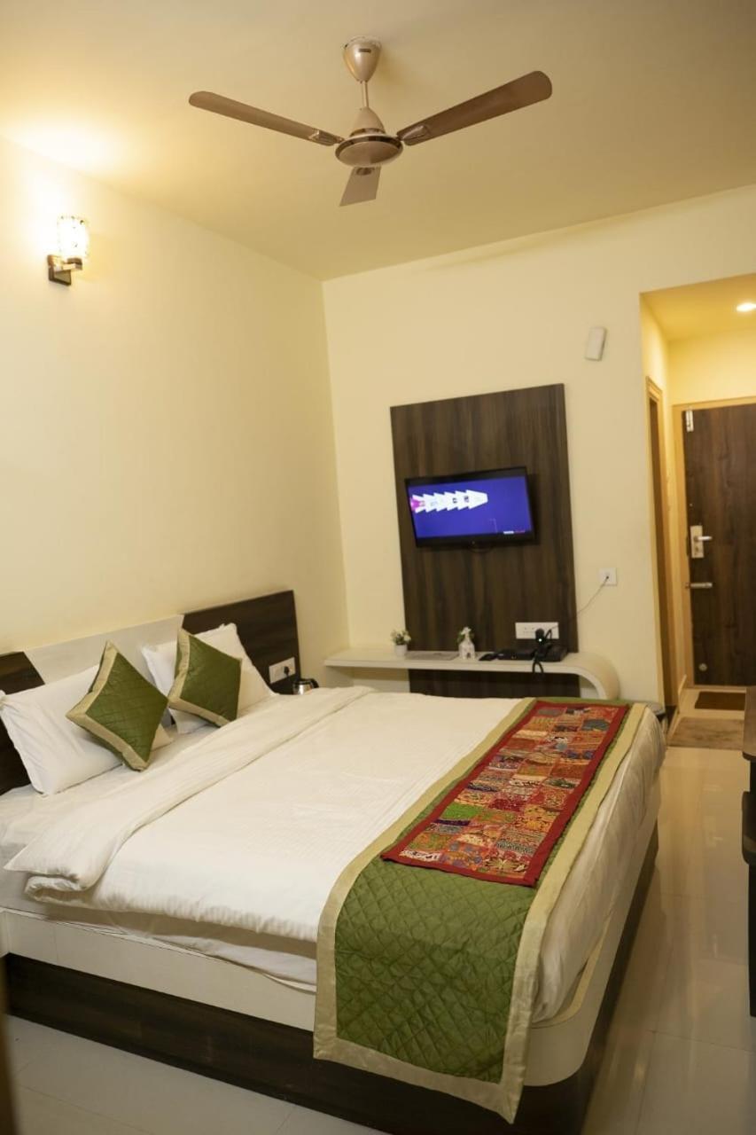 Joldal Residency Hotel Chikmagalur Exterior photo